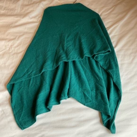 Cozee Cashmere Tops - Cozee Cashmere 100% cashmere Emerald Green Shaw
